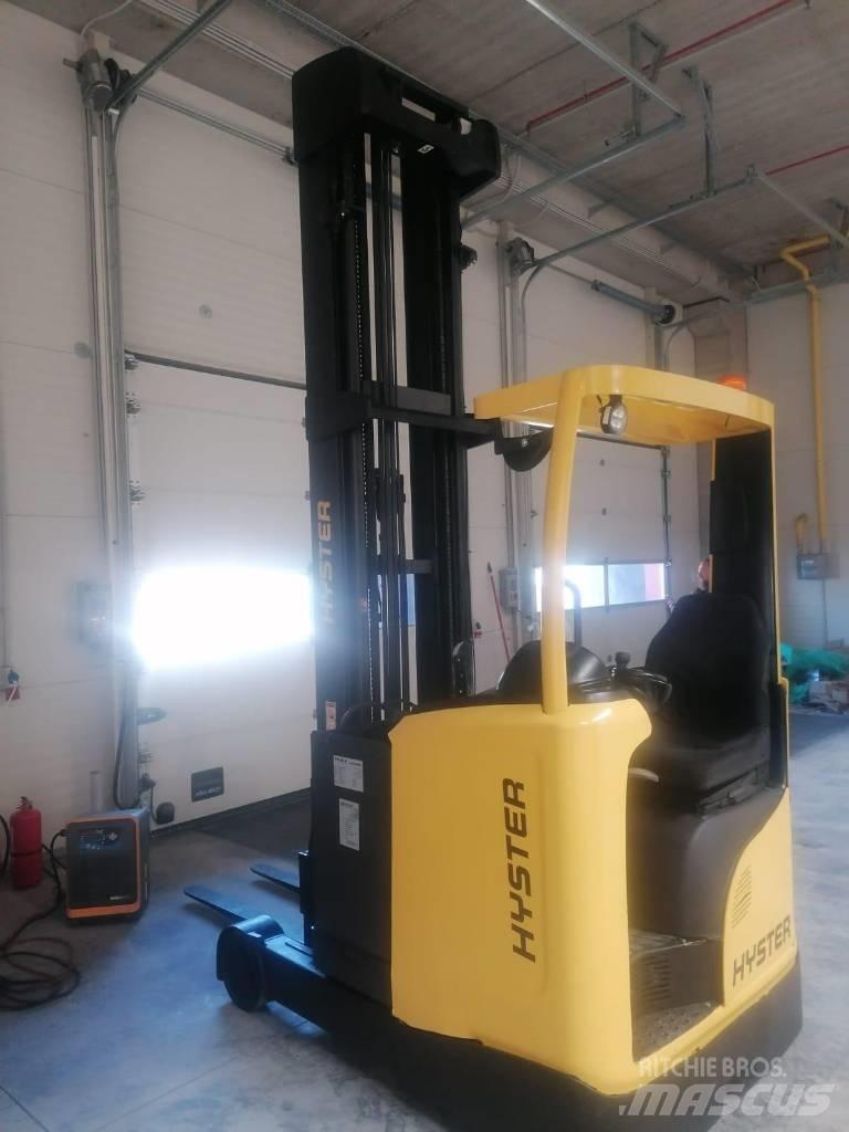 Hyster R 1.6 Reach truck - depo içi istif araçları