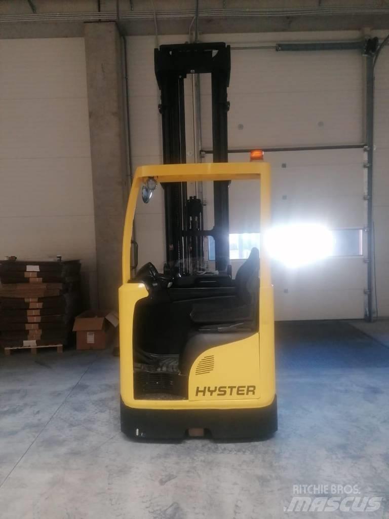 Hyster R 1.6 Reach truck - depo içi istif araçları