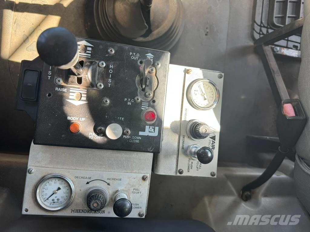 Mack GU813 Damperli kamyonlar