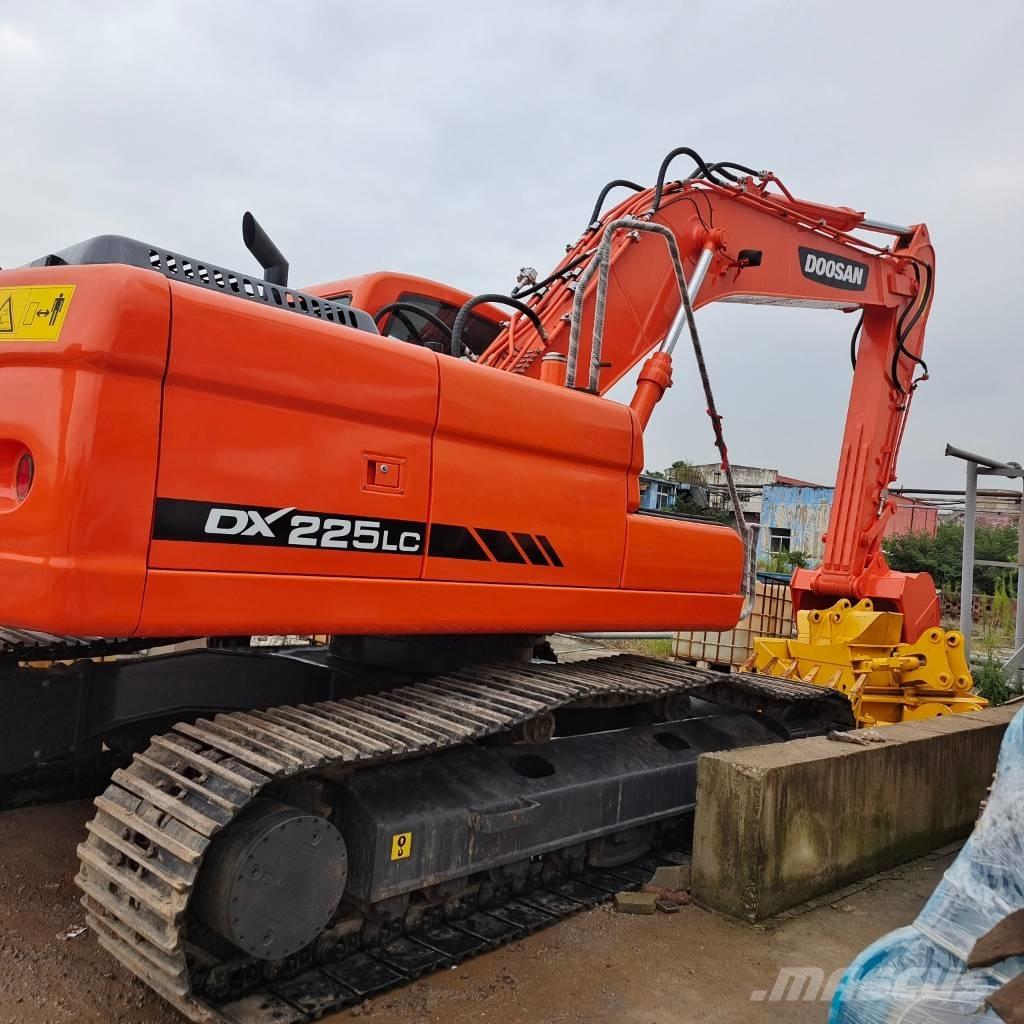Doosan DX 225 Paletli ekskavatörler