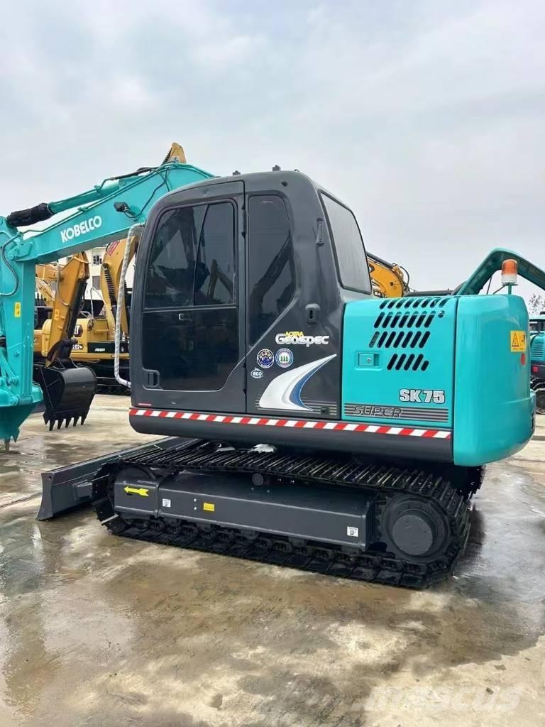 Kobelco SK 75 Paletli ekskavatörler