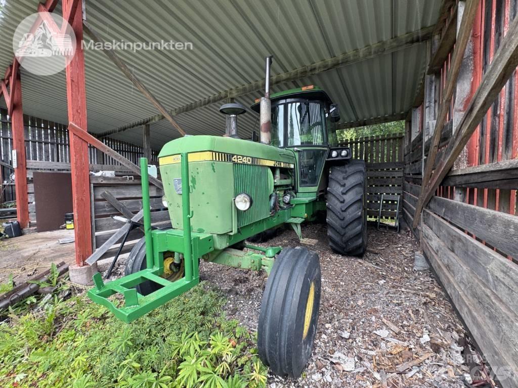 John Deere 4240 QR Traktörler