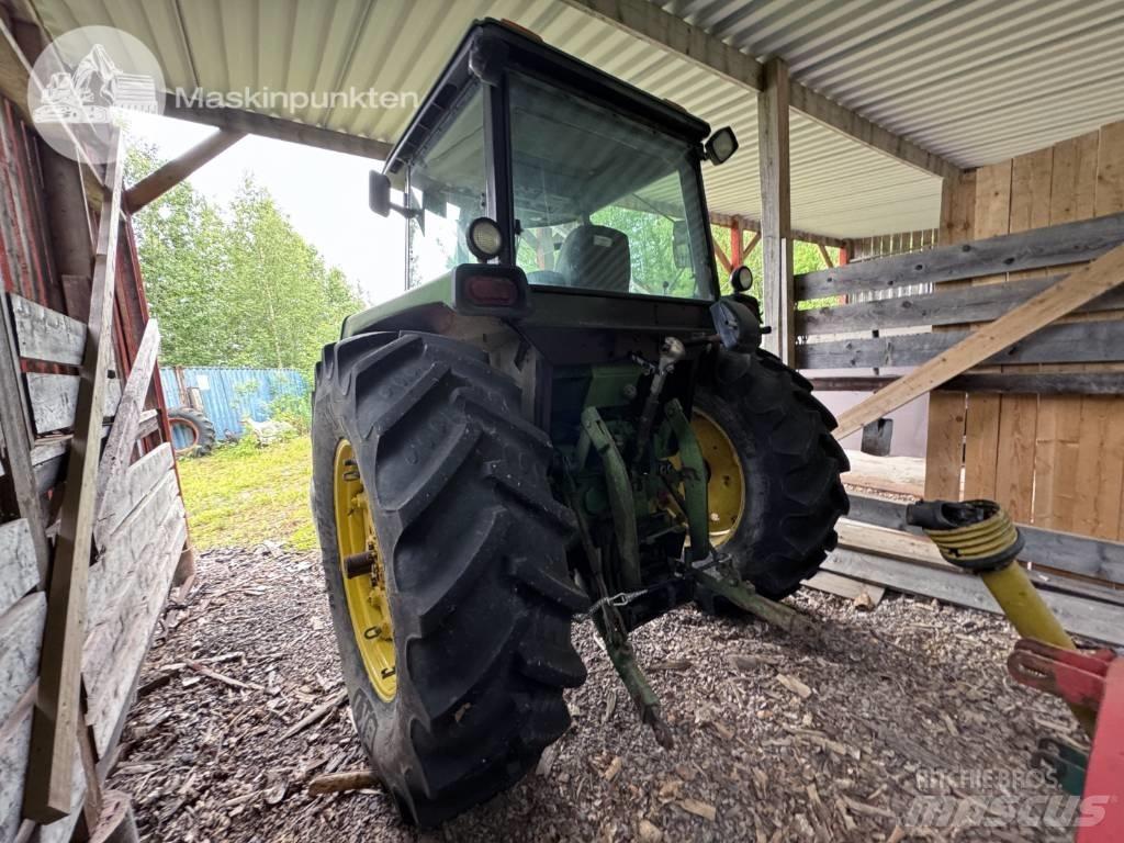 John Deere 4240 QR Traktörler