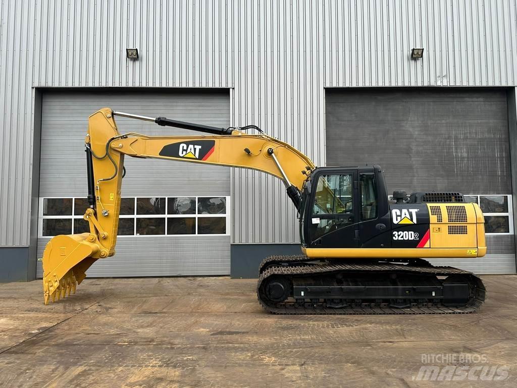 CAT 320D2 Paletli ekskavatörler