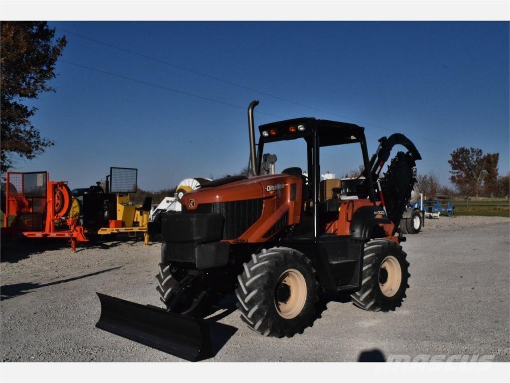 Ditch Witch RT100 Kanal kazma makinasi