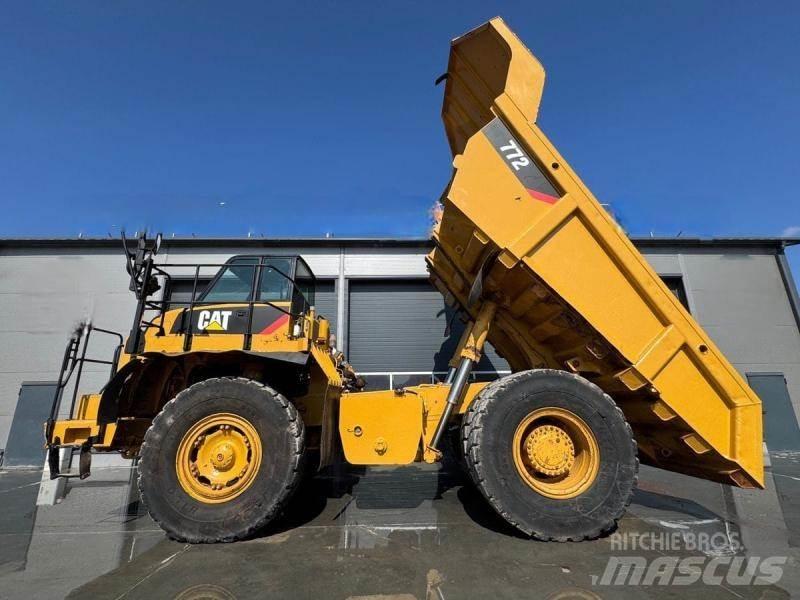 CAT 772 Yol disi kaya kamyonu