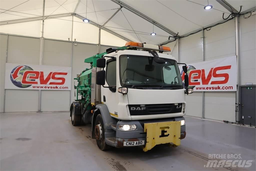 DAF LF 55.250 GULLY SUCKER Diger