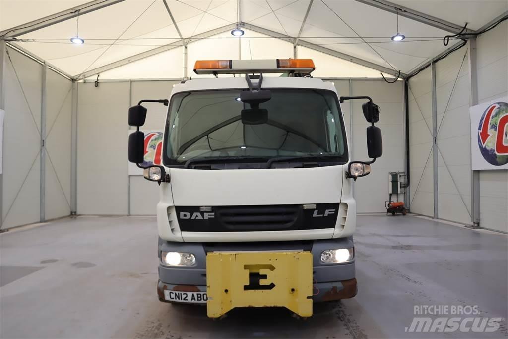 DAF LF 55.250 GULLY SUCKER Diger