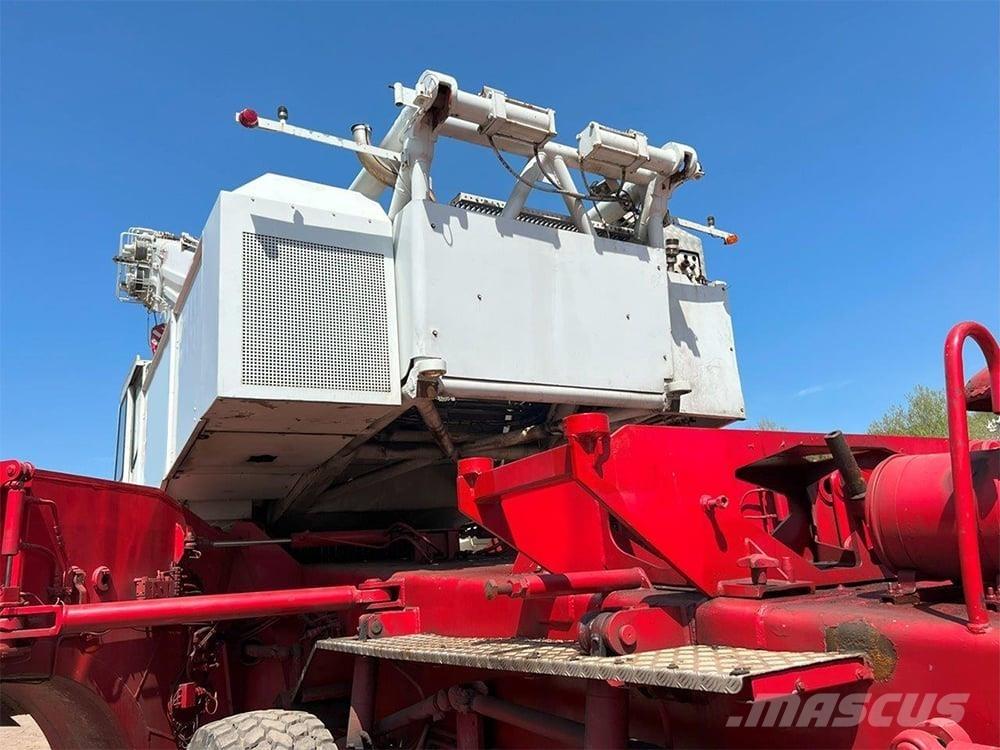 Demag AC 1200 Yol-Arazi Tipi Vinçler (AT)