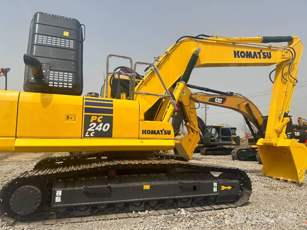 Komatsu PC 240 Paletli ekskavatörler