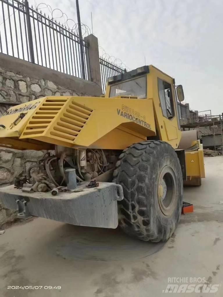 Bomag bw225d-3 Tek tamburlu silindirler