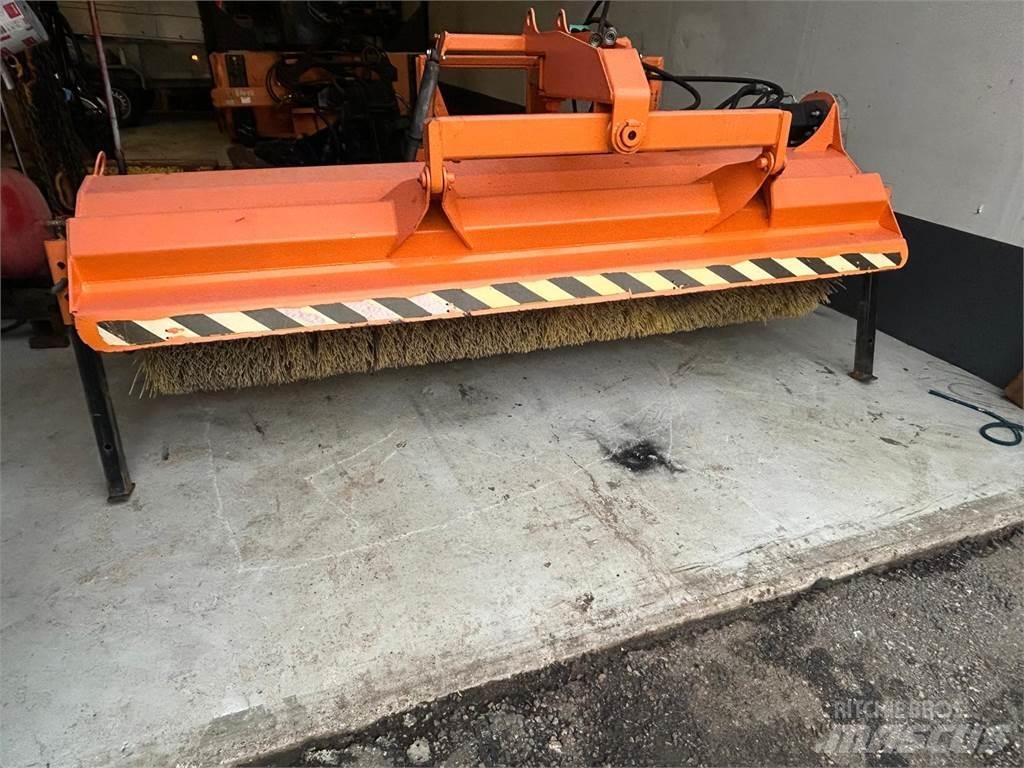 FMG avoharja AH240 Süpürgeler
