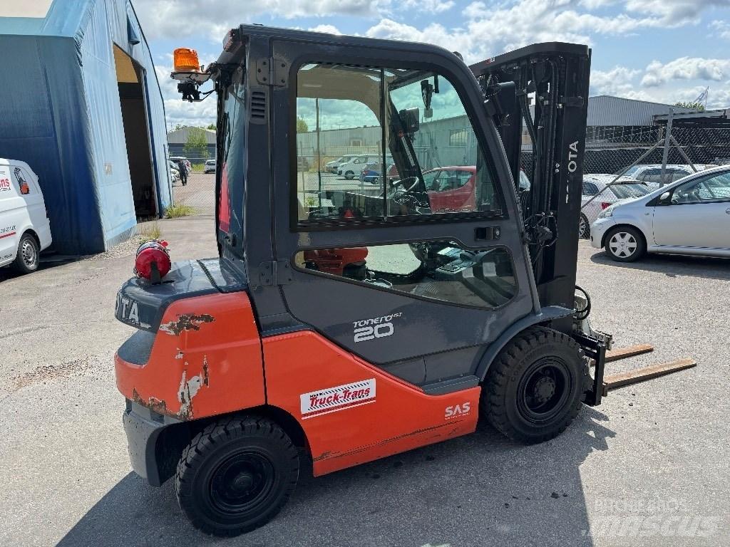 Toyota 06-8FD20F Dizel forkliftler