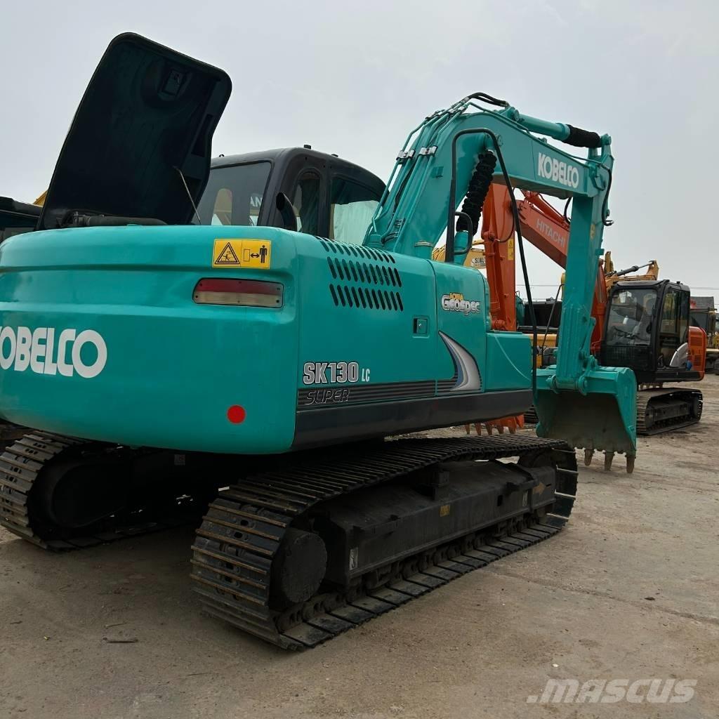 Kobelco 130 Paletli ekskavatörler
