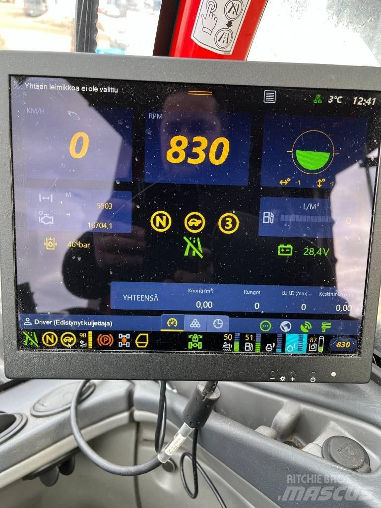 Komatsu 911.7 Biçerdöverler