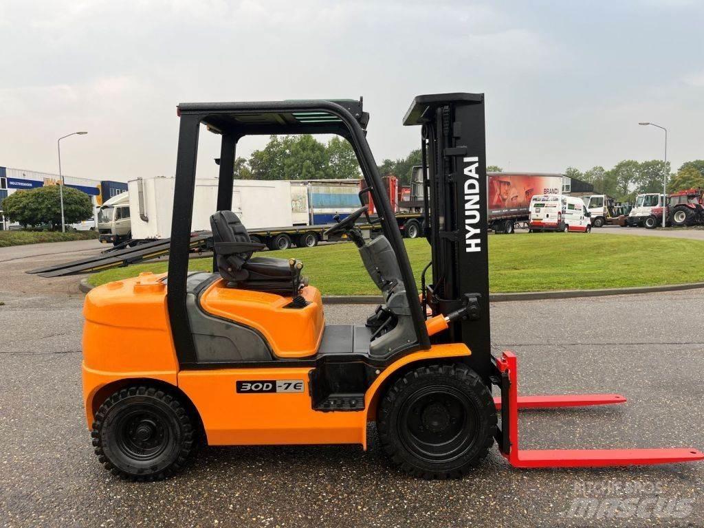 Hyundai 30D-7E Dizel forkliftler