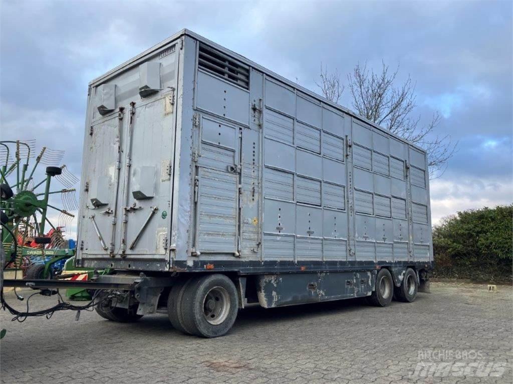 Pezzaioli 3-Stock Hayvan nakil yari römorklari