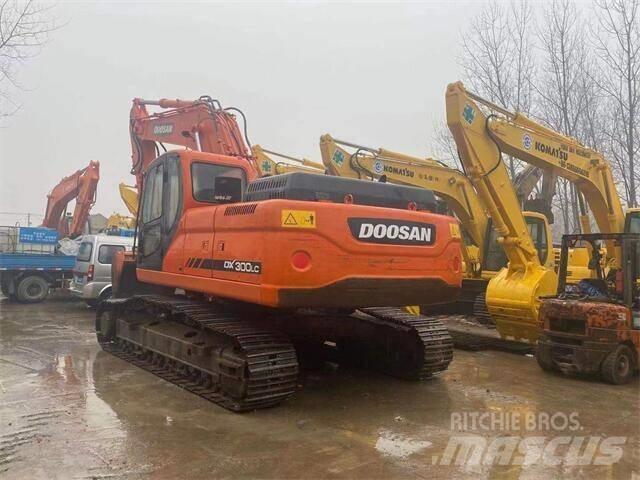 Doosan DX 300 Paletli ekskavatörler