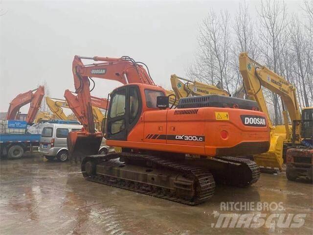 Doosan DX 300 Paletli ekskavatörler