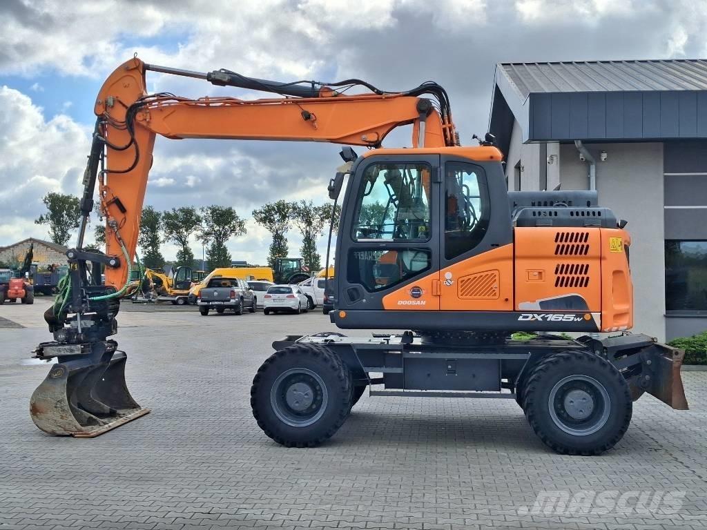 Doosan DX 165 W-5 Lastik tekerli ekskavatörler