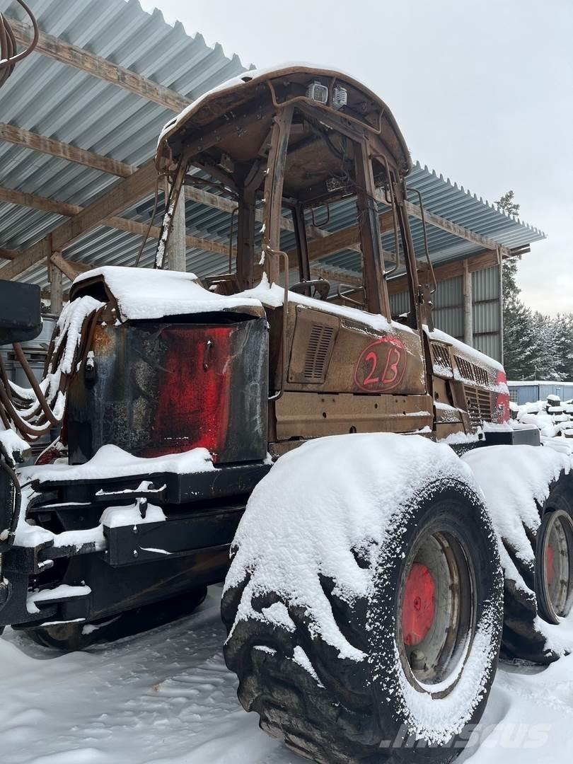 Komatsu 895 Tomruk yükleyici traktörler