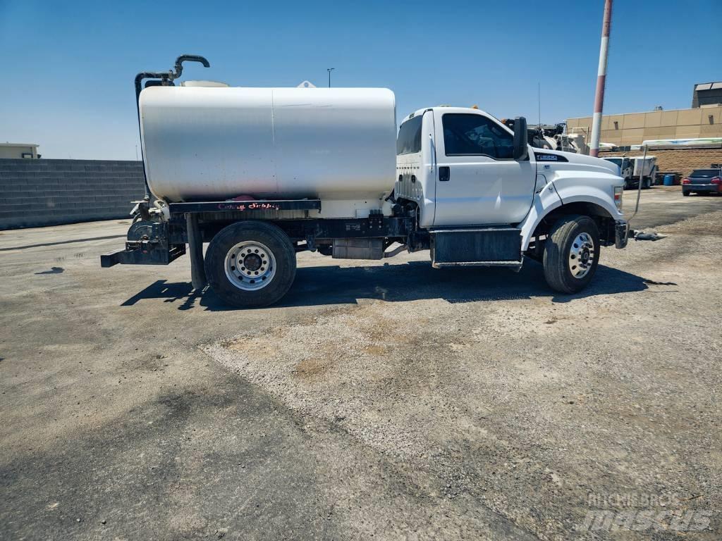 Ford F 650 SD Su tankerleri