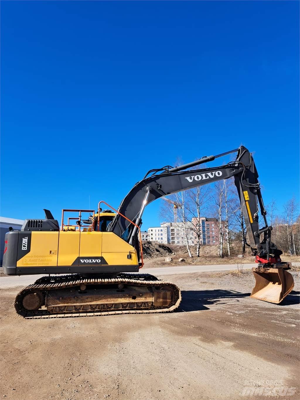 Volvo EC220EL Paletli ekskavatörler