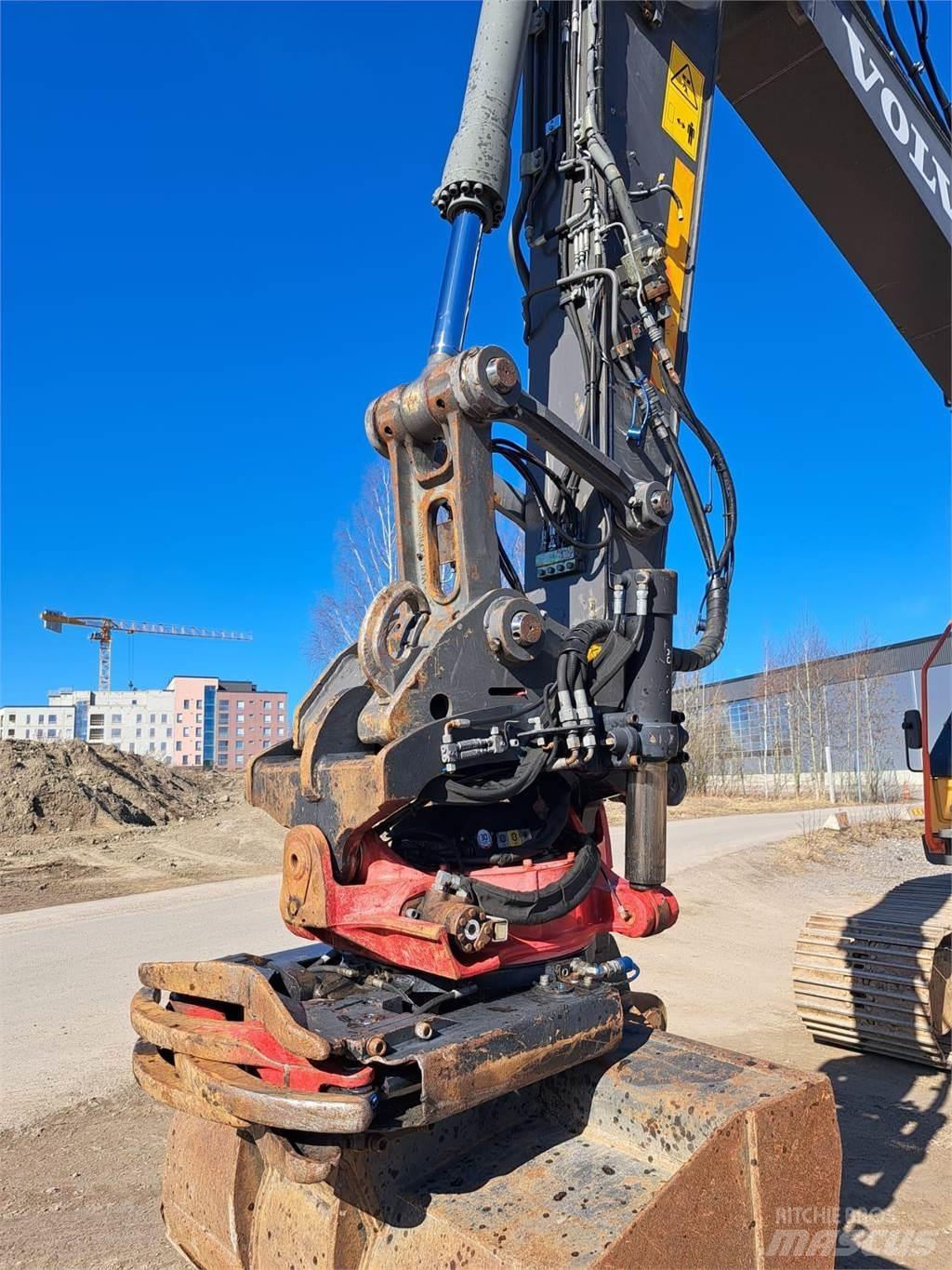Volvo EC220EL Paletli ekskavatörler