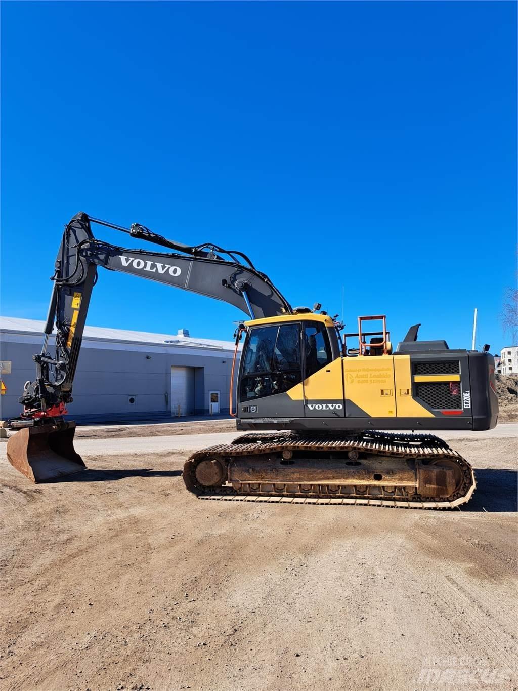 Volvo EC220EL Paletli ekskavatörler