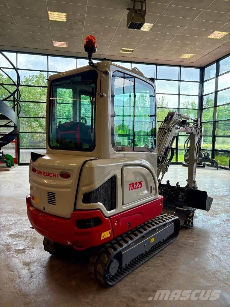 Takeuchi TB 225 Mini ekskavatörler, 7 tona dek