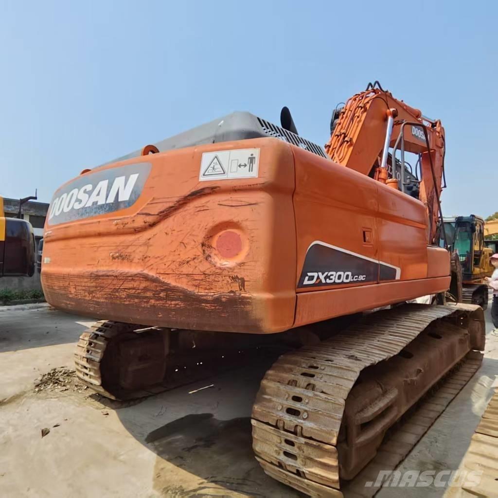 Doosan DX 300 LC Paletli ekskavatörler