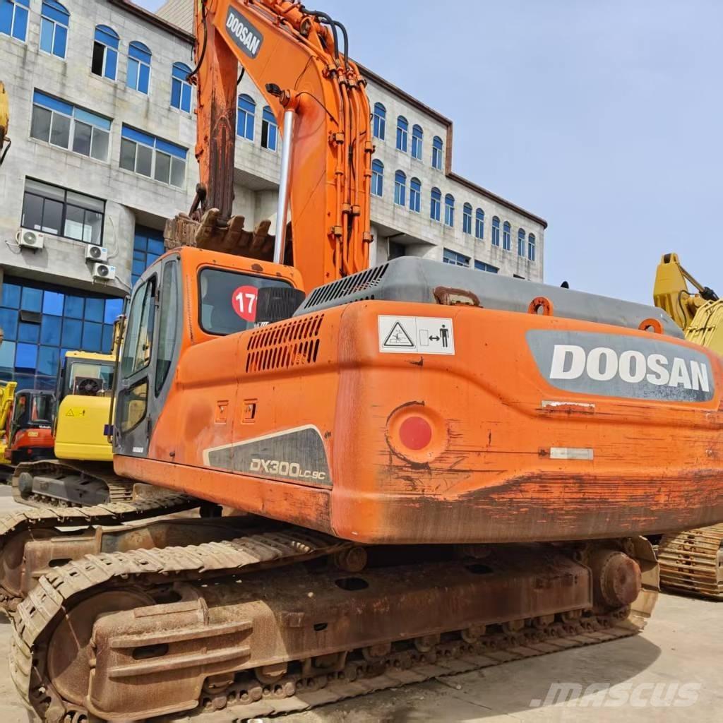 Doosan DX 300 LC Paletli ekskavatörler