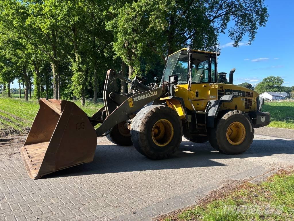 Komatsu WA250-6 Tekerlekli yükleyiciler