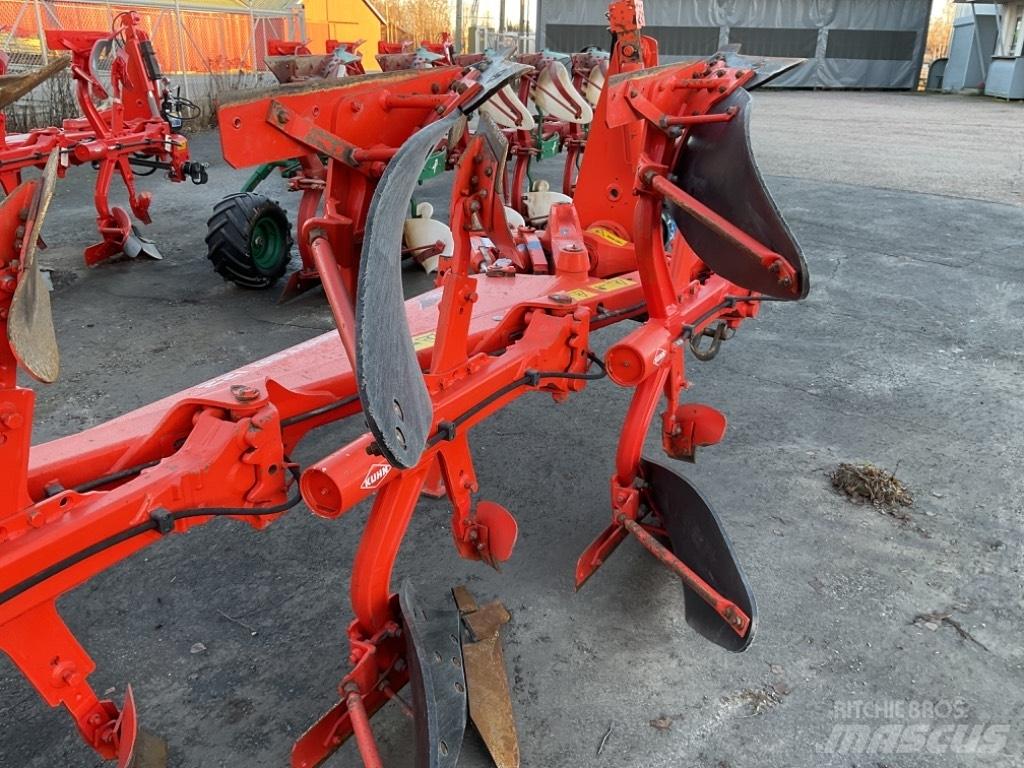 Kuhn Vari-Master 122 Döner pulluklar