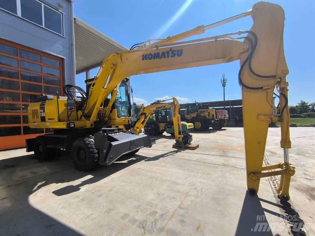 Komatsu PW 180-7 Lastik tekerli ekskavatörler