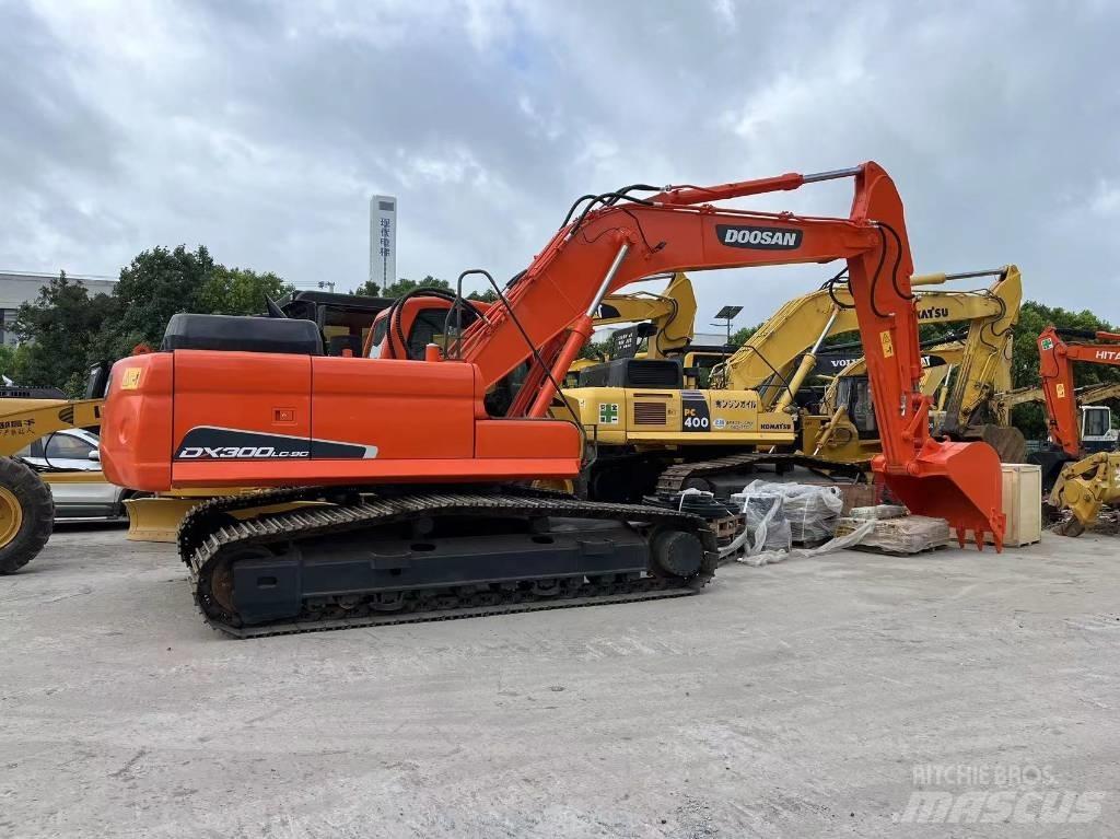 Doosan DX 300 Paletli ekskavatörler