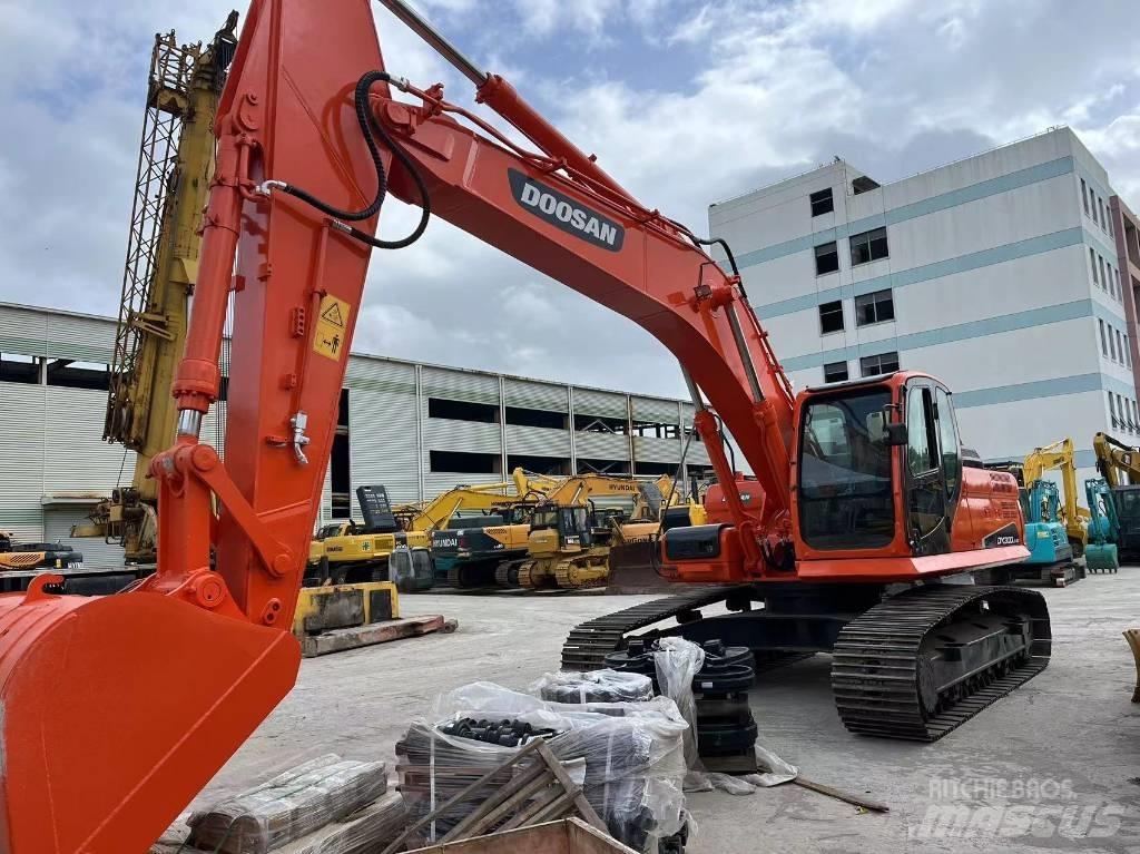 Doosan DX 300 Paletli ekskavatörler