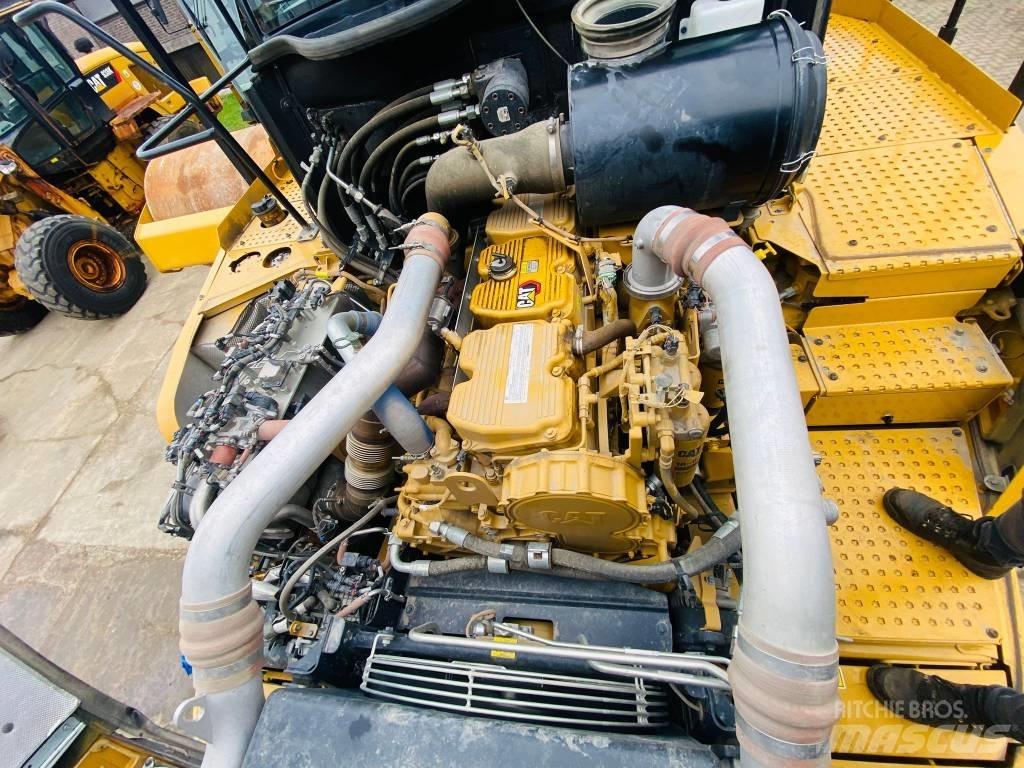 CAT 745 Belden kirma kaya kamyonu