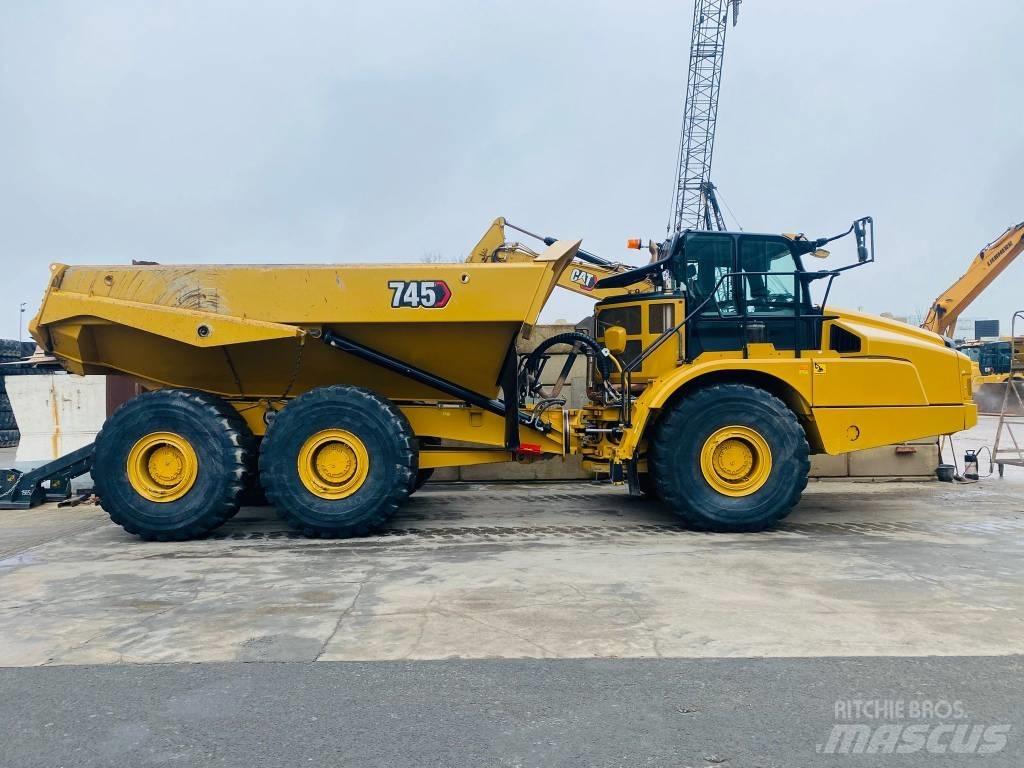 CAT 745 Belden kirma kaya kamyonu