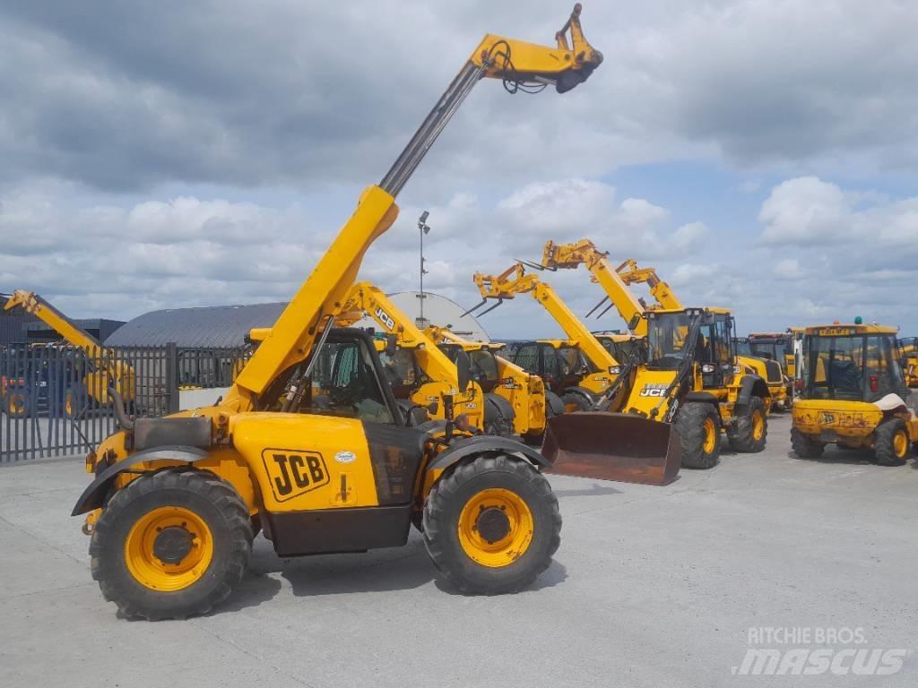 JCB 526-56 Tarimsal teleskopik yükleyiciler