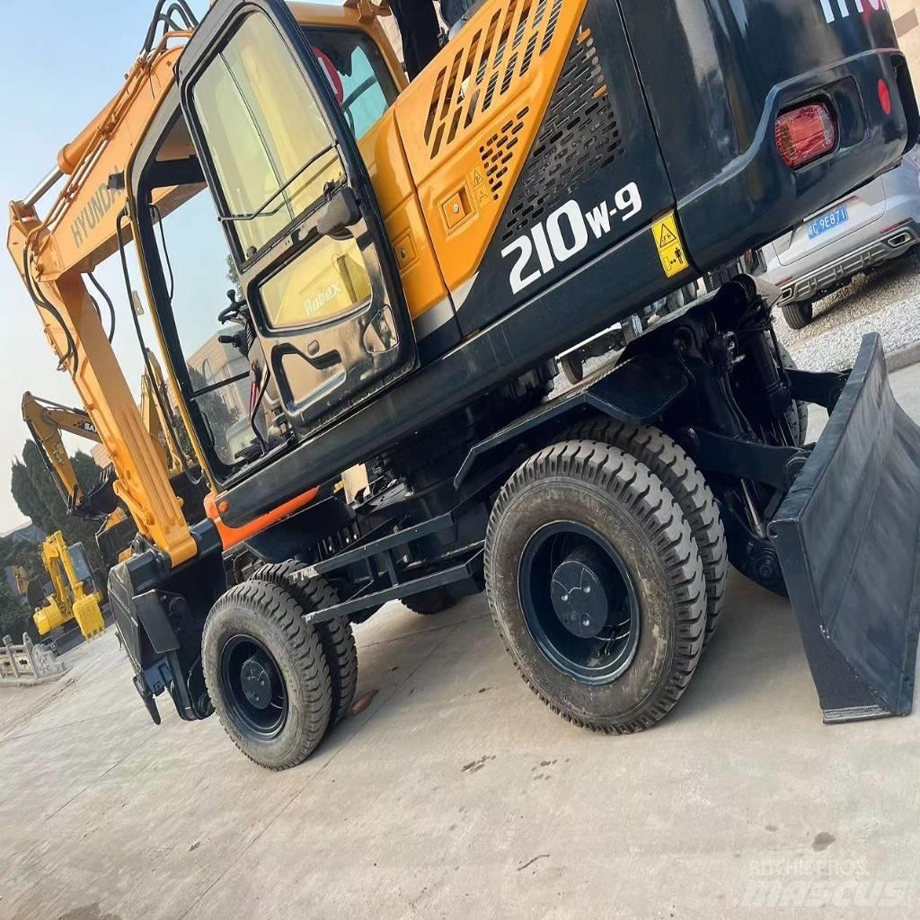 Hyundai R210W-9 Lastik tekerli ekskavatörler