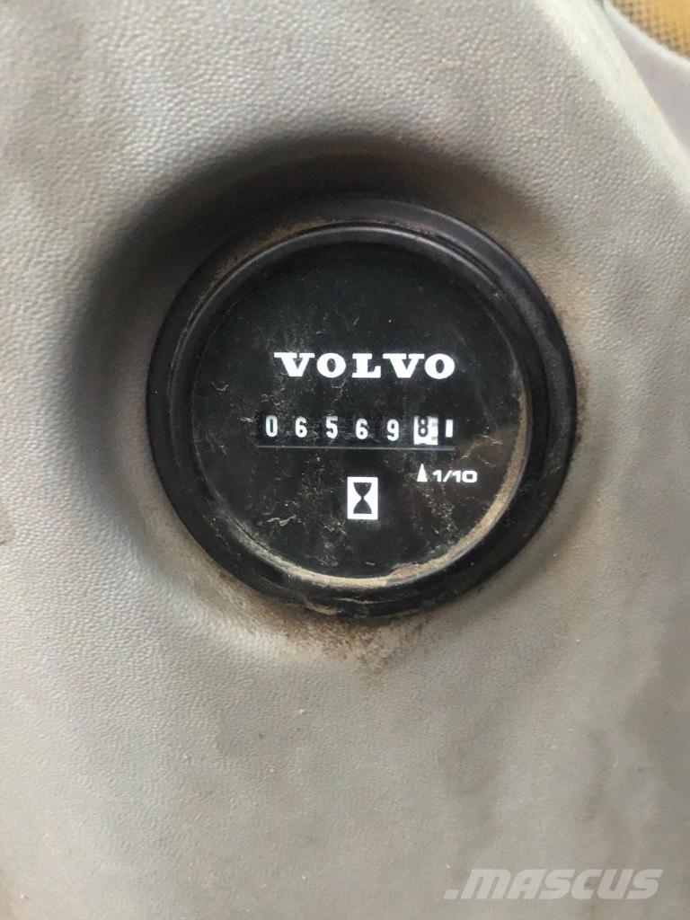 Volvo ECR 235 E Paletli ekskavatörler