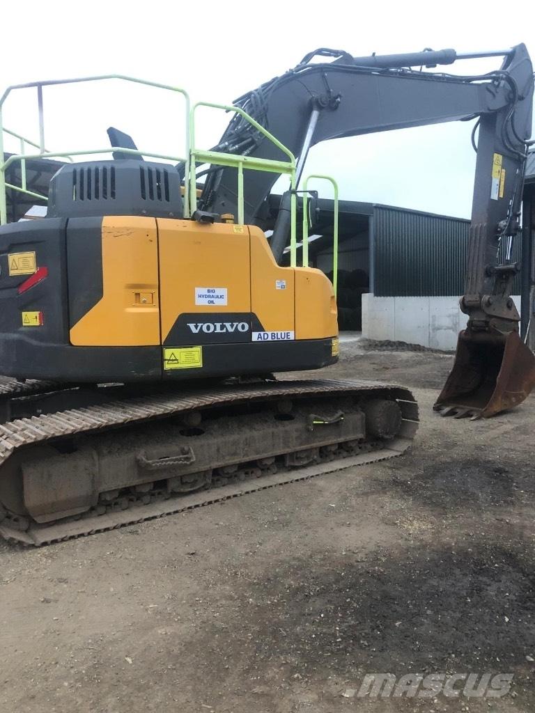 Volvo ECR 235 E Paletli ekskavatörler