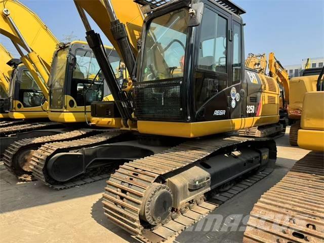 CAT 325 D L Paletli ekskavatörler