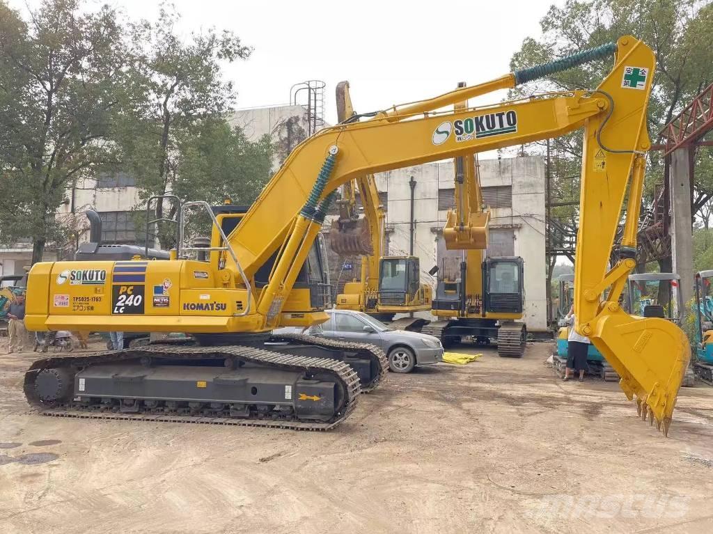 Komatsu PC240-8 Paletli ekskavatörler