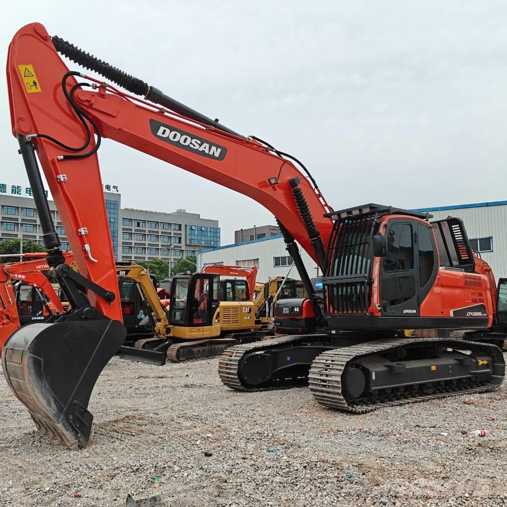 Doosan DX 225 LCA Paletli ekskavatörler