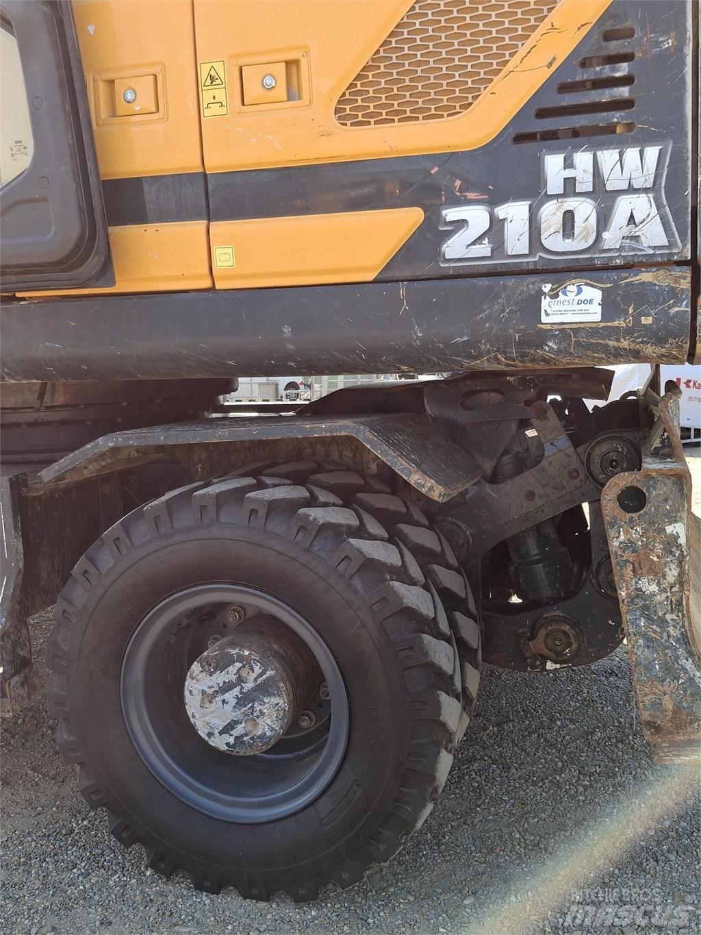 Hyundai HW 210 A Lastik tekerli ekskavatörler
