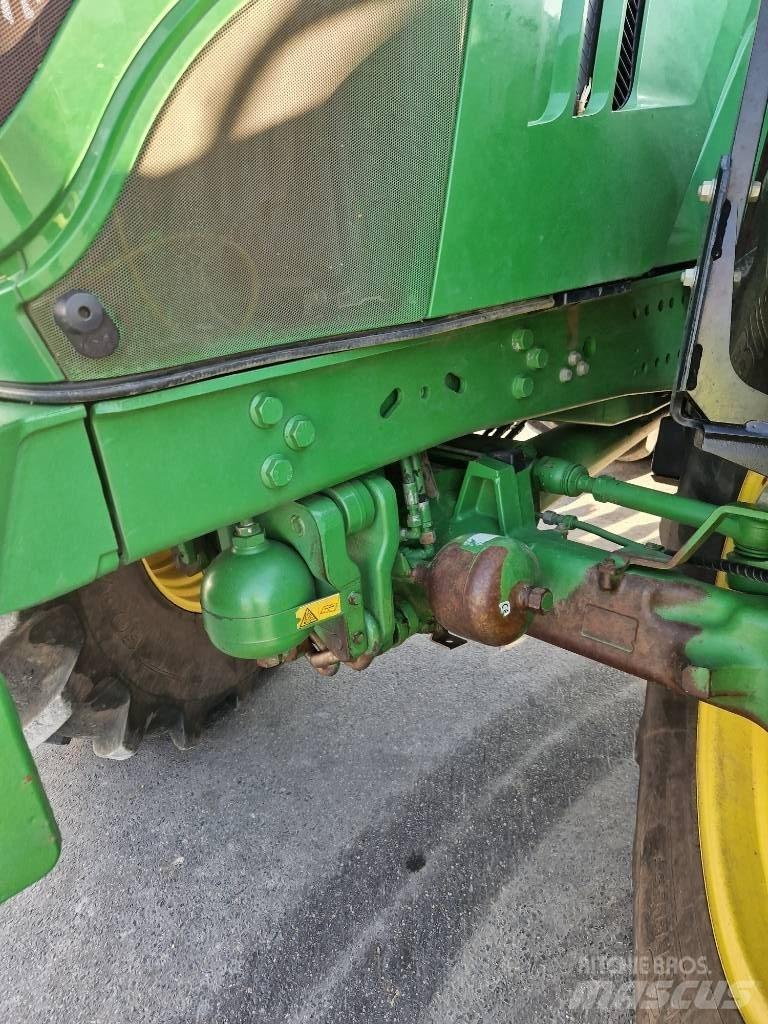 John Deere 6215 R Traktörler