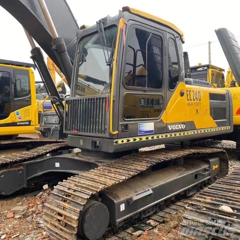 Volvo EC 240 Paletli ekskavatörler
