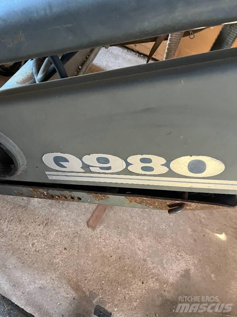 Ålö Frontlastare 980 Ön yükleyici ve kazicilar